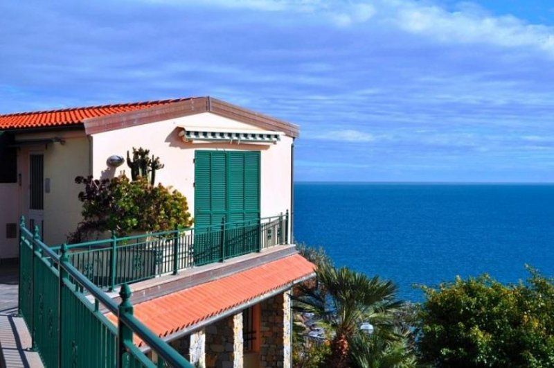 Sanremo BELLISSIMA VILLA CON PISCINA E VISTA MARE PANORAMICA Haus kaufen