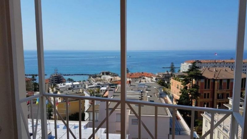 Sanremo große Dachgeschosswohnung im Zentrum von Sanremo Wohnung kaufen