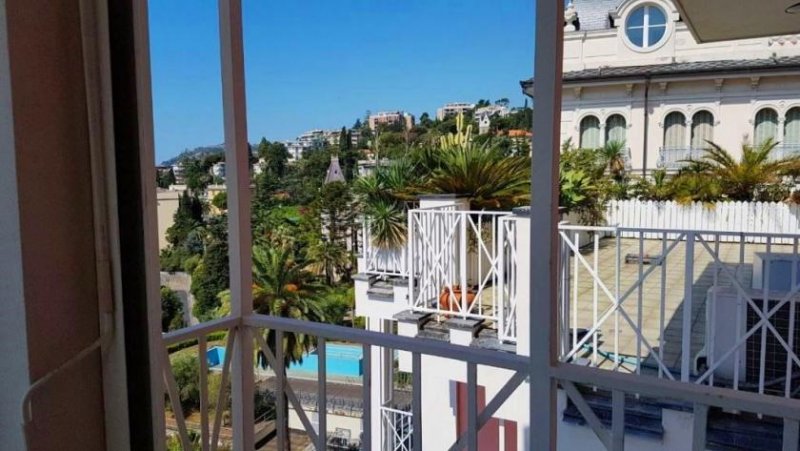 Sanremo große Dachgeschosswohnung im Zentrum von Sanremo Wohnung kaufen