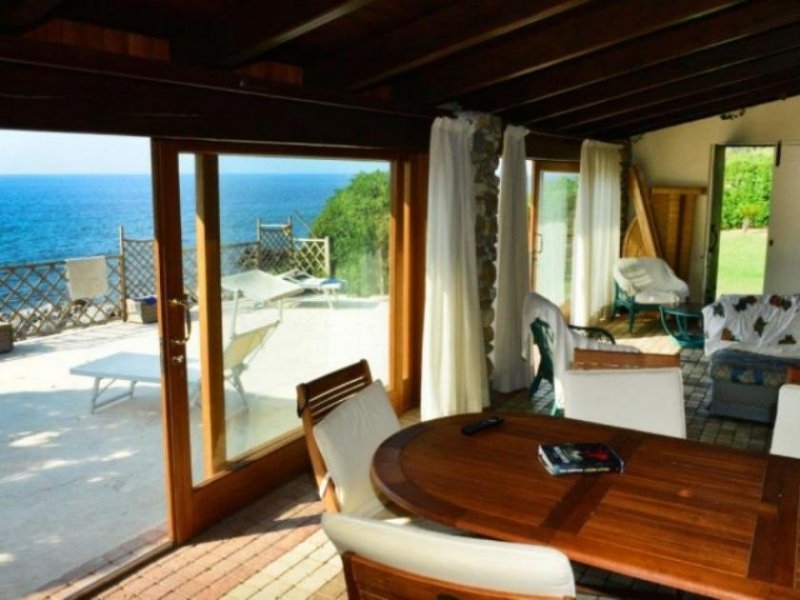 Sanremo Liberty style villa with large living space, with a park of 8000 sqm panoramas sea View Haus kaufen