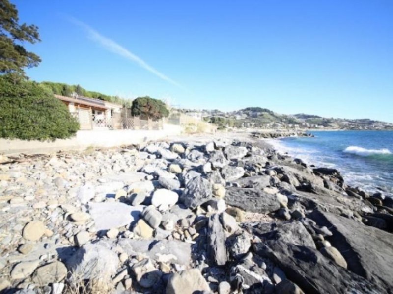 Sanremo Liberty style villa with large living space, with a park of 8000 sqm panoramas sea View Haus kaufen