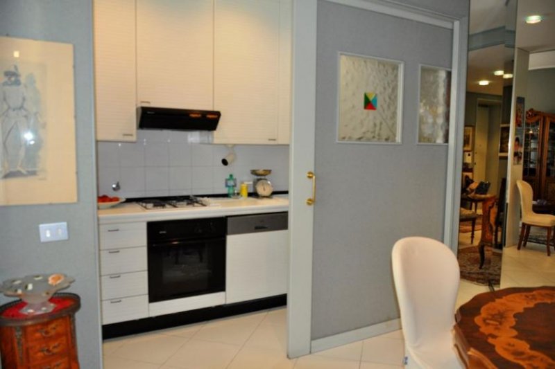 Sanremo prestigious apartment in the prestigious 50th century mansion Wohnung kaufen