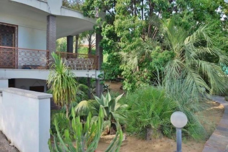 Sanremo Sanremo: Villa Sanremo mit Tennisplatz & Pool, ideal für BnB Haus kaufen