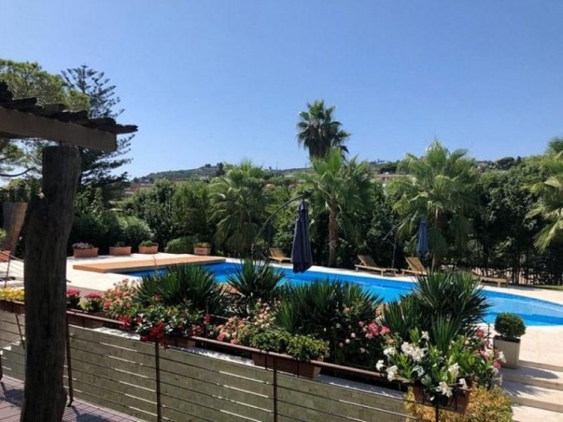Sanremo VILLA CON 3 APPARTAMENTI INDIPENDENTI Haus kaufen