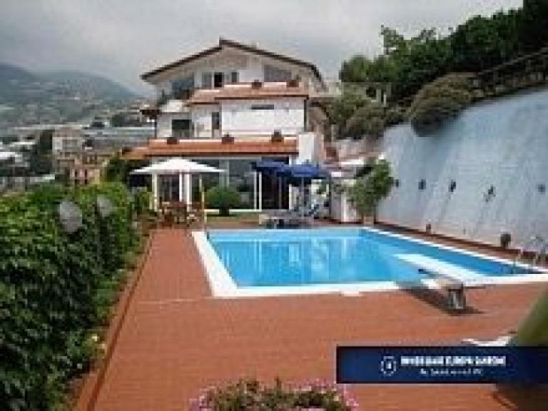 Sanremo VILLA CON PISCINA, DEPENDANCE E APPARTAMENTO INDIPENDENTE Haus kaufen