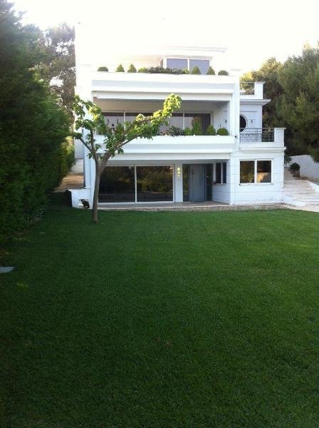 Agios Theodoros Korinth Wunderschöne Luxus Villa 20 Meter vor dem Strand im Ort Agios Theodoros Haus kaufen