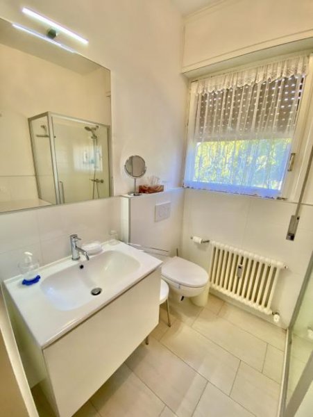 Pino sulla Sponda del Lago Maggiore 2-Zimmerwohnung am Lago Maggiore mit großzügiger Terrasse & Seeblick, ca. 56 m² - Varese (21010) Wohnung kaufen