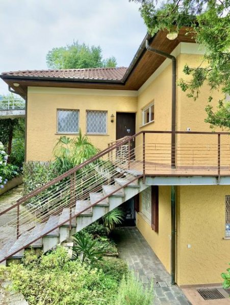Pino sulla Sponda del Lago Maggiore 2-Zimmerwohnung am Lago Maggiore mit großzügiger Terrasse & Seeblick, ca. 56 m² - Varese (21010) Wohnung kaufen