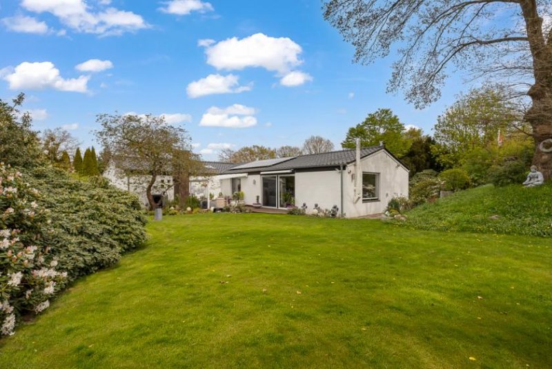 Seevetal Ca. 330 qm Wohn-/Nutzfläche, Traumgrundstück, Bunker(!), Garage, Carport, PV Anlage & Wärmepumpe !! Haus kaufen