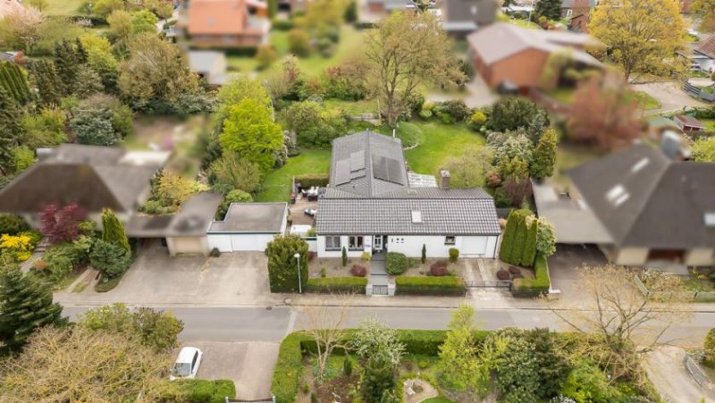 Seevetal Ca. 330 qm Wohn-/Nutzfläche, Traumgrundstück, Bunker(!), Garage, Carport, PV Anlage & Wärmepumpe !! Haus kaufen