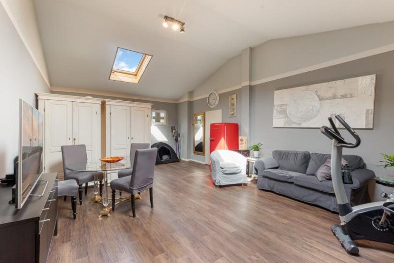 Seevetal Ca. 330 qm Wohn-/Nutzfläche, Traumgrundstück, Bunker(!), Garage, Carport, PV Anlage & Wärmepumpe !! Haus kaufen