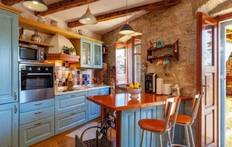 Milna Authentische Steinvilla mit Pool und Olivenhain im Herzen von Milna, Insel Brač Haus kaufen