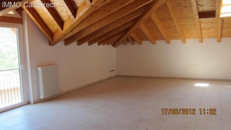 DRANO/Valsolda Reizvolle und äusserst aufwändig ausgebaute Dachwohnung mit fantastischem Blick ganz weit über den Luganer See Wohnung kaufen