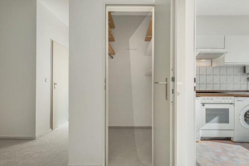 Hamburg 70M² IN RAHLSTEDT: HELLE, GEPFLEGTE WOHNUNG MIT GROSSEM BALKON - IDEAL FÜR INVESTOREN! Gewerbe kaufen