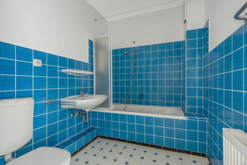 Hamburg 70M² IN RAHLSTEDT: HELLE, GEPFLEGTE WOHNUNG MIT GROSSEM BALKON - IDEAL FÜR INVESTOREN! Gewerbe kaufen