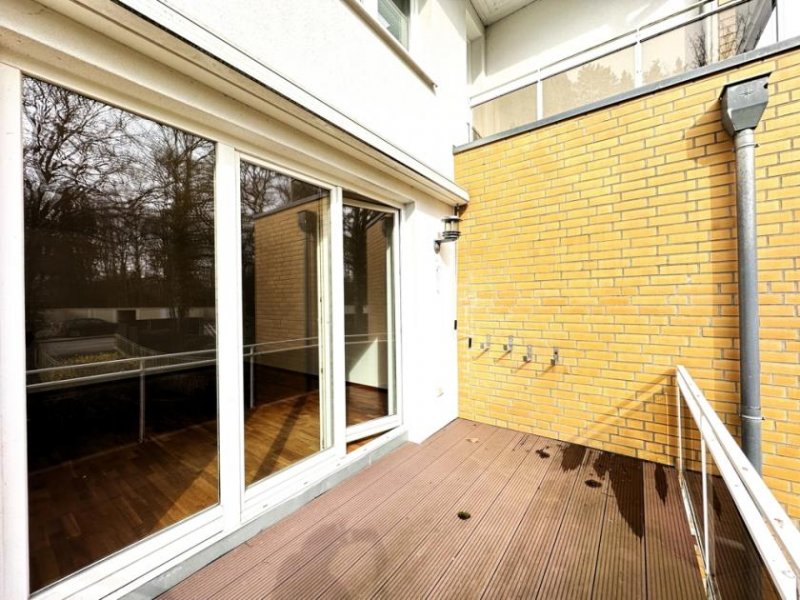 Hamburg Hamburg-Poppenbüttel: 2 Zimmer Wohnung mit Balkon und TG Stellplatz Wohnung kaufen