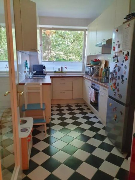 Hamburg Provisionsfrei: Großzügige 4-Zimmer-Wohnung auf großem Grundstück Wohnung kaufen