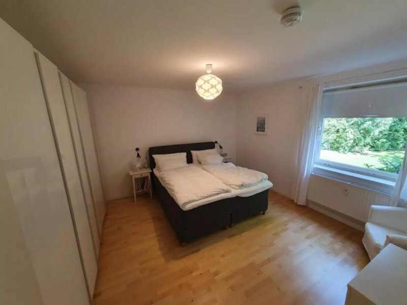 Hamburg Provisionsfrei: Großzügige 4-Zimmer-Wohnung auf großem Grundstück Wohnung kaufen