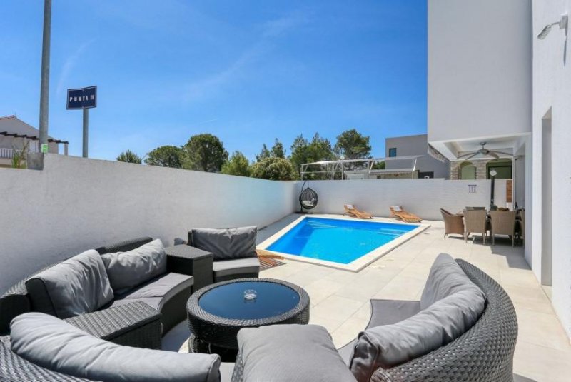 Zadar Doppelhaushälfte Villa in Meeresnähe bei Zadar Haus kaufen