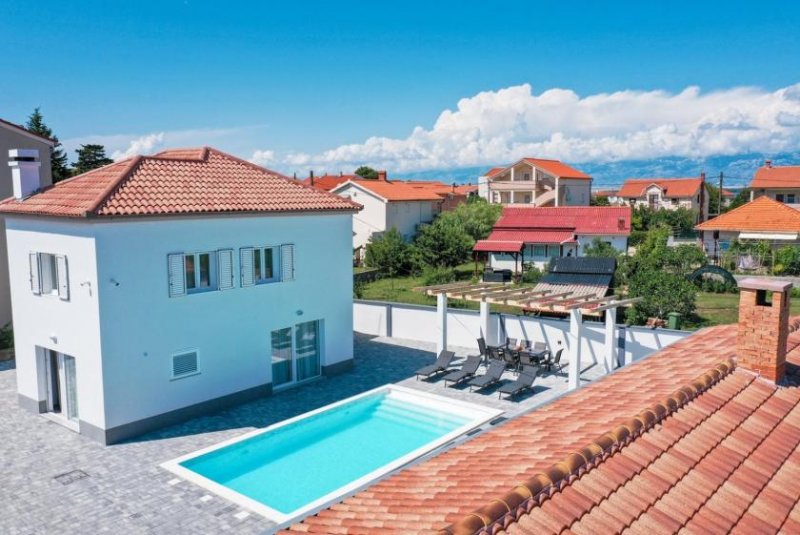 Zadar Eine moderne Stadtvilla mit Pool - eine elegante Oase in der Nähe von Zadar Haus kaufen