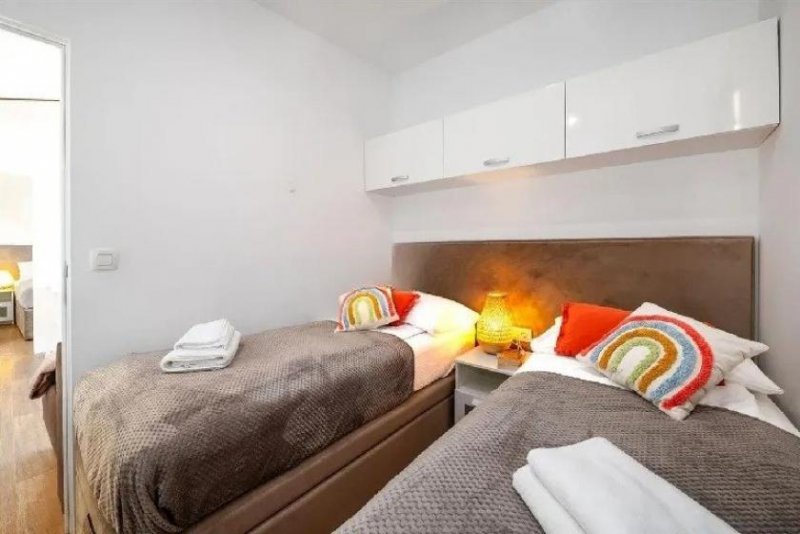 Zadar Erdgeschossvilla mit zwei Wohneinheiten und gemeinschaftlichem Garten Haus kaufen