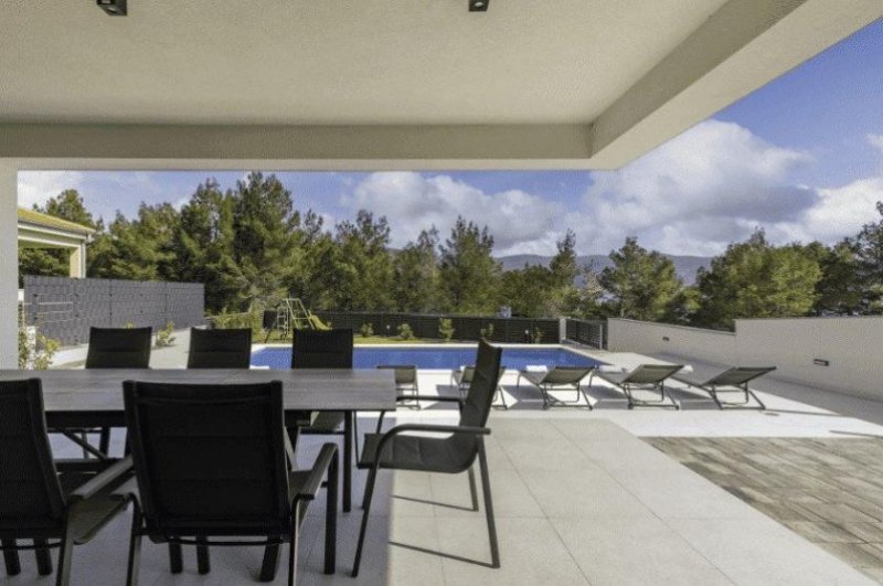 Zadar Zeitgenössische Villa mit Schwimmbad in bester Lage am Meer Haus kaufen