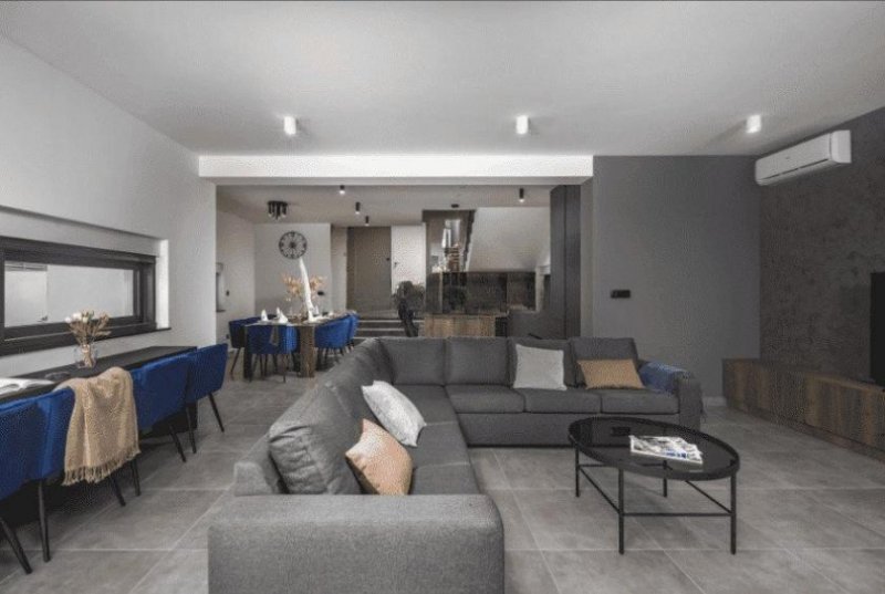 Zadar Zeitgenössische Villa mit Schwimmbad in bester Lage am Meer Haus kaufen