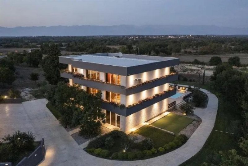 Žerava Geräumige Villa mit Pool für 26 Gäste - Eine Oase der Ruhe in der Nähe von Zadar Haus kaufen