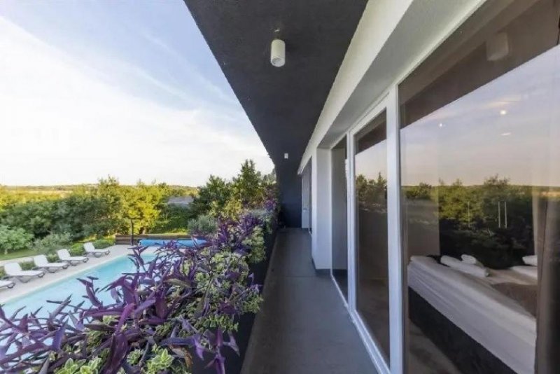 Žerava Geräumige Villa mit Pool für 26 Gäste - Eine Oase der Ruhe in der Nähe von Zadar Haus kaufen