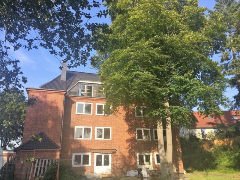 Lübeck Produktions- und Lagerflächen mit viel Potential! Gewerbe kaufen