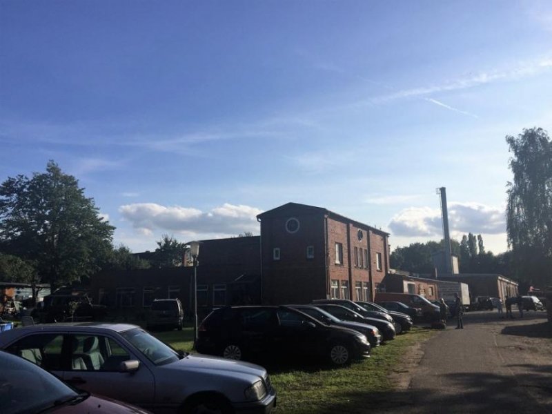 Lübeck Produktions- und Lagerflächen mit viel Potential! Gewerbe kaufen