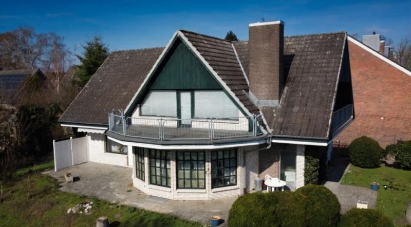 Bad Schwartau Großzügiges Architektenhaus mit flexiblen Nutzungsmöglichkeiten. KÄUFERCOURTAGEFREI Haus kaufen