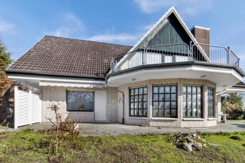 Bad Schwartau Großzügiges Architektenhaus mit flexiblen Nutzungsmöglichkeiten. KÄUFERCOURTAGEFREI Haus kaufen