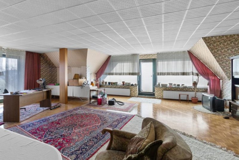 Bad Schwartau Großzügiges Architektenhaus mit flexiblen Nutzungsmöglichkeiten. KÄUFERCOURTAGEFREI Haus kaufen