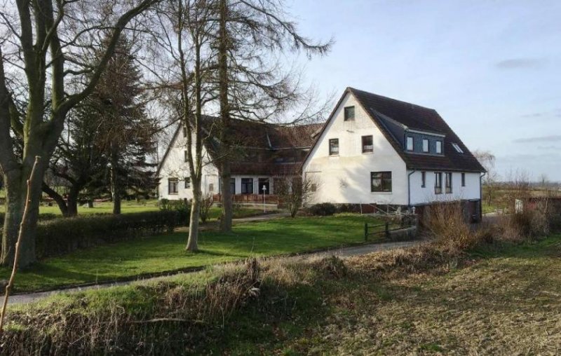 Schwedeneck Mit Blick auf die Ostsee *** ehemaliges Pflegeheim *** mit 850 m² Wohn- Nutzfläche *** solitäre Lage *** Haus kaufen