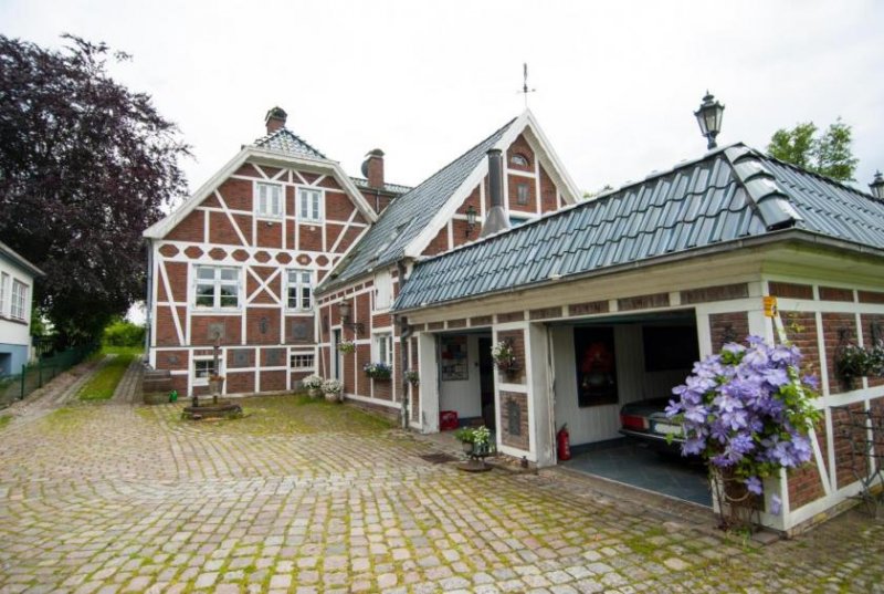Schönkirchen Einfamilienhaus Friesenhaus in Schönkirchen, ca. 200m² mit Wohnrecht Haus kaufen
