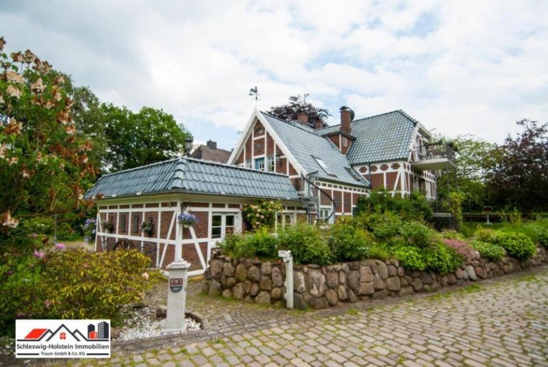Schönkirchen Einfamilienhaus Friesenhaus in Schönkirchen, ca. 200m² mit Wohnrecht Haus kaufen