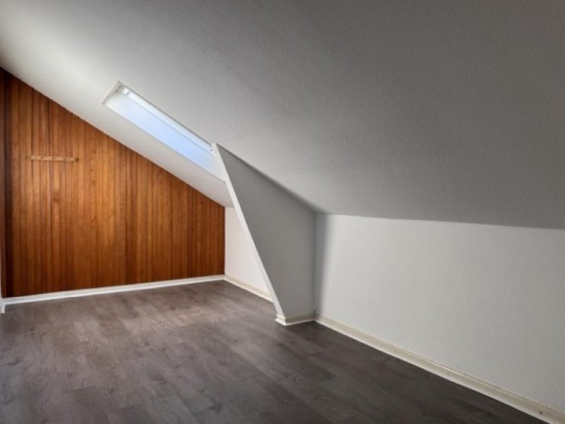 Rendsburg Verkauf einer Doppelhaushälfte in unmittelbarer Nähe des Nord-Ostsee-Kanals in Rendsburg Haus kaufen