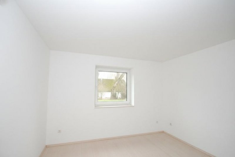 Hohn Bungalow u. Resthof, auf einem schönen Grundstück in Dorfrandlage! Gewerbe kaufen