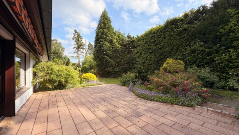 Ellerbek GROSSZÜGIGES FAMILIENHAUS AUF 939 M² SONNENGRUNDSTÜCK IN RUHIGER SACKGASSENLAGE VON ELLERBEK! Haus kaufen