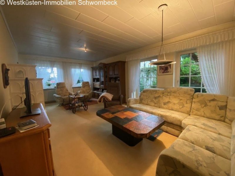 Diekhusen-Fahrstedt Walmdachbungalow in Marne - Stilvolles Wohnen mit Gartenblick und Wintergarten! Haus kaufen