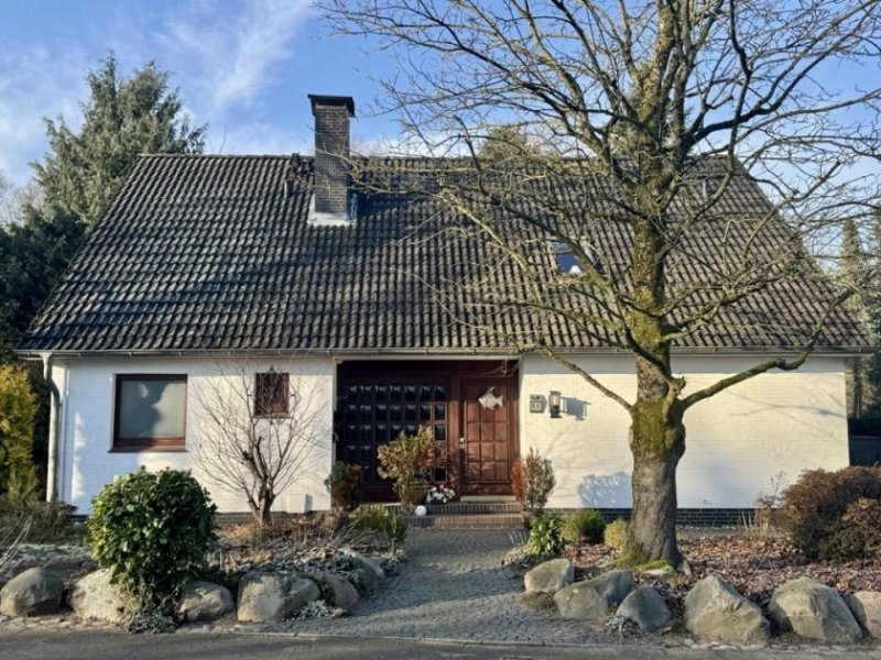 Heide Exklusives Wohnen in Sackgassenlage: Gepflegtes Haus mit Galerie, Kamin und Garten in Heide-Ost Haus kaufen