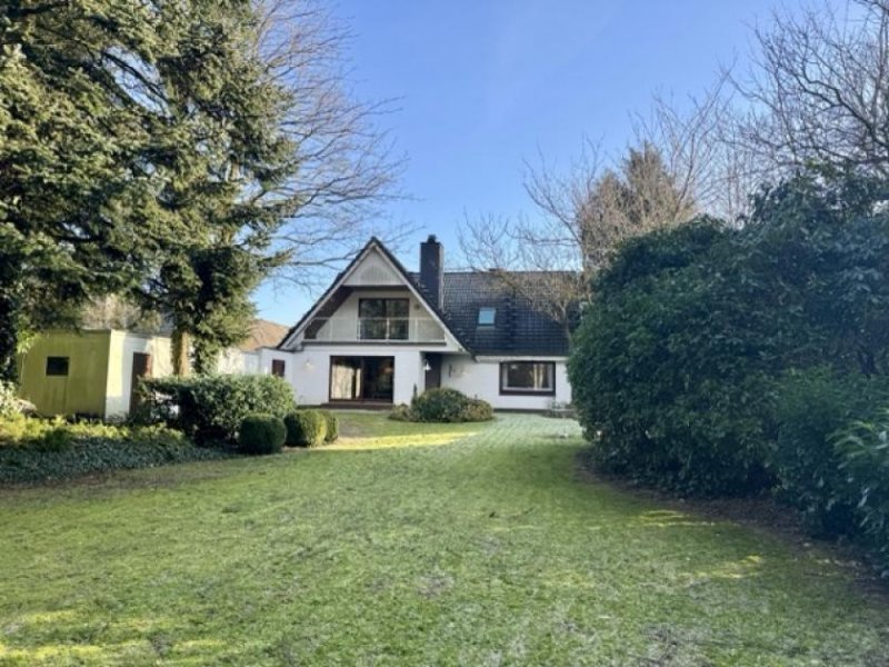 Heide Exklusives Wohnen in Sackgassenlage: Gepflegtes Haus mit Galerie, Kamin und Garten in Heide-Ost Haus kaufen