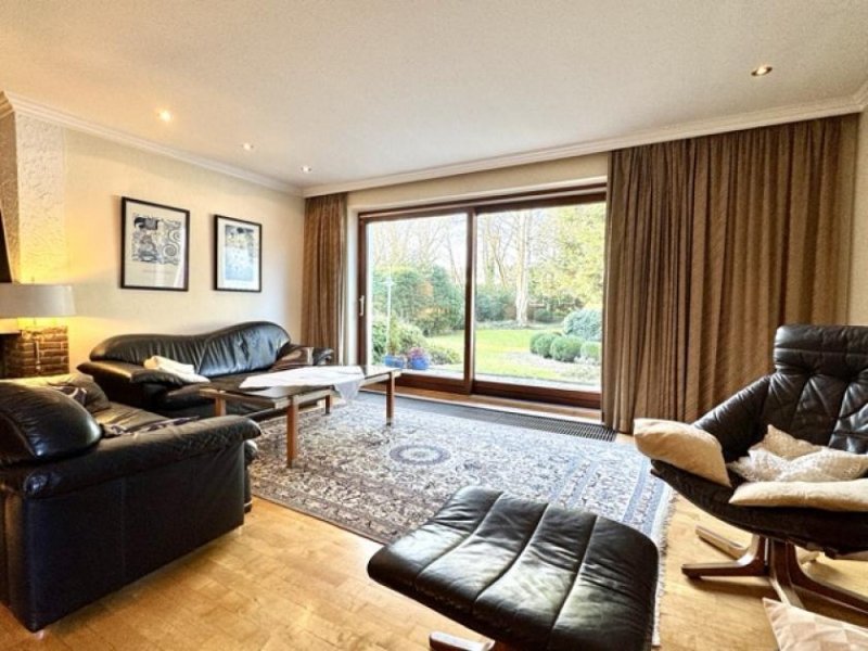 Heide Exklusives Wohnen in Sackgassenlage: Gepflegtes Haus mit Galerie, Kamin und Garten in Heide-Ost Haus kaufen