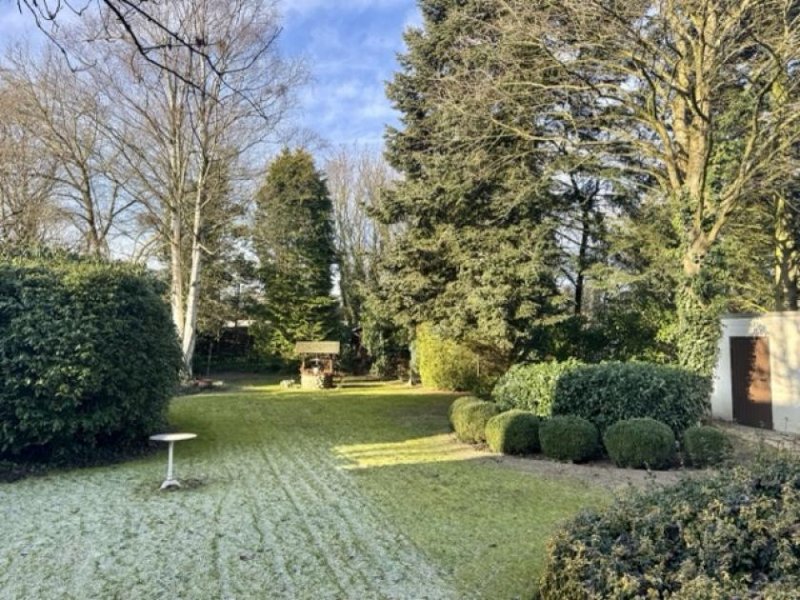 Heide Exklusives Wohnen in Sackgassenlage: Gepflegtes Haus mit Galerie, Kamin und Garten in Heide-Ost Haus kaufen