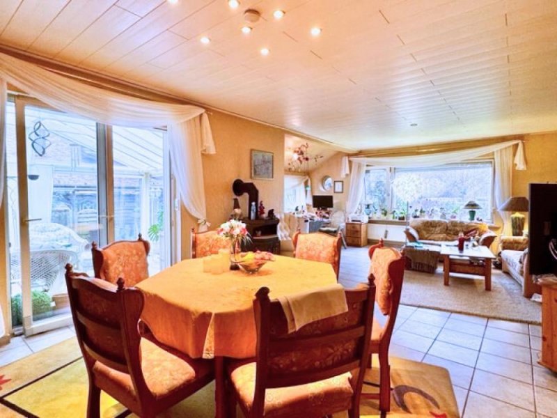 Lohe-Rickelshof Ihr Haus in Lohe-Rickelshof: ebenerdiger Satteldach-Bungalow mit Einliegerwhg. in ruhiger Lage Haus kaufen