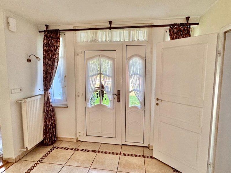 Hennstedt (Kreis Dithmarschen) Charmantes Bauernhaus in Hennstedt, Eidernähe mit 2 Wohnungen, Halle und weitläufigem Grundstück Haus kaufen