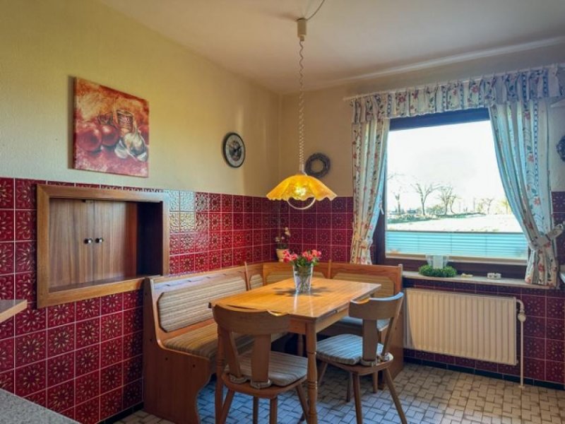 Tellingstedt Großzügiges Einfamilienhaus in ruhiger Lage mit Wiesenblick in Tellingstedt zu verkaufen Haus kaufen