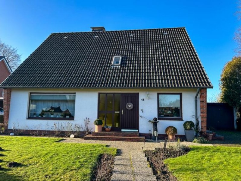 Tellingstedt Großzügiges Einfamilienhaus in ruhiger Lage mit Wiesenblick in Tellingstedt zu verkaufen Haus kaufen