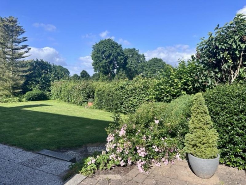 Tellingstedt Ihr neues Zuhause: Großzügiges Einfamilienhaus mit Wiesenblick in Tellingstedt Haus kaufen